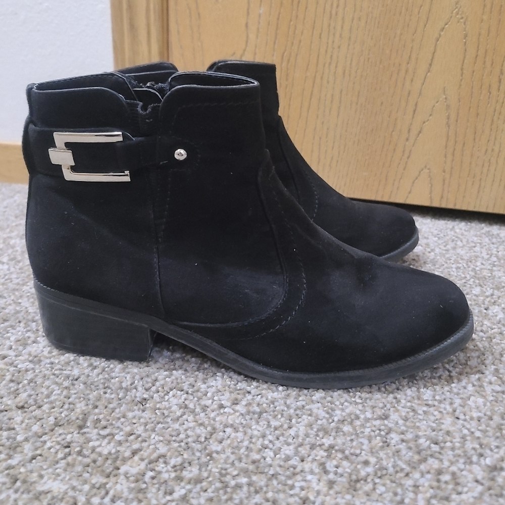 Toetos Black Faux Suede Silver Buckle Ankle Boots Booties - Picture 2 of 6